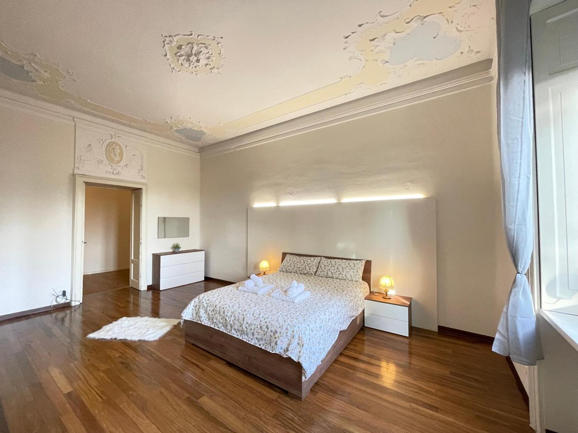 Bg Central Royal Suite Con Parcheggio - Vista Citta Alta Бергамо Экстерьер фото