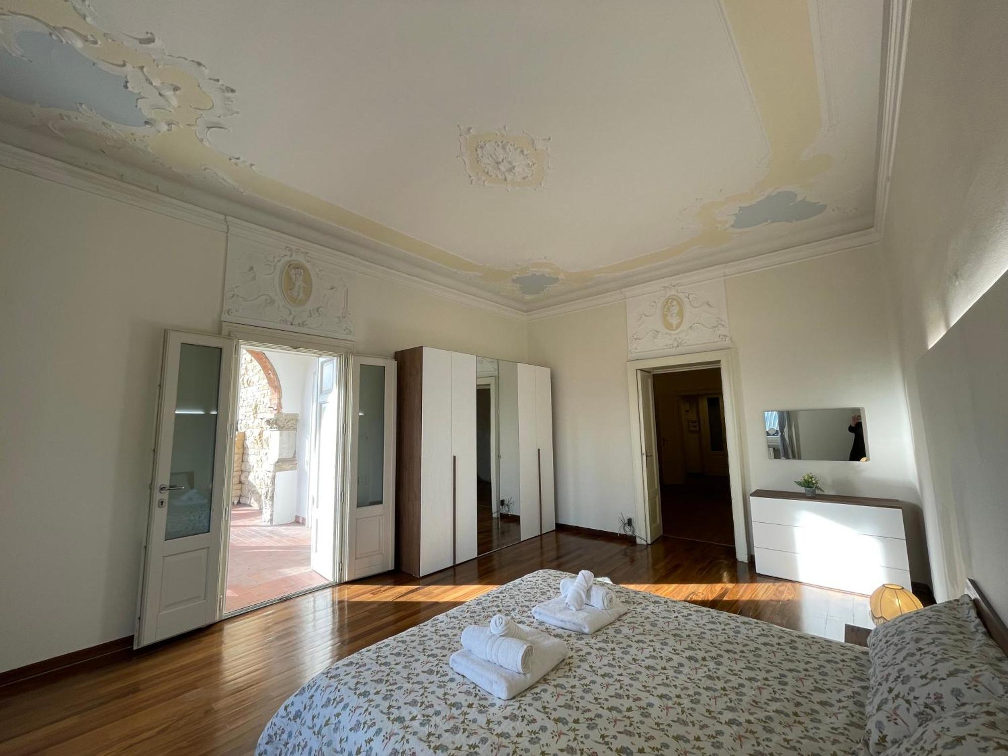 Bg Central Royal Suite Con Parcheggio - Vista Citta Alta Бергамо Экстерьер фото