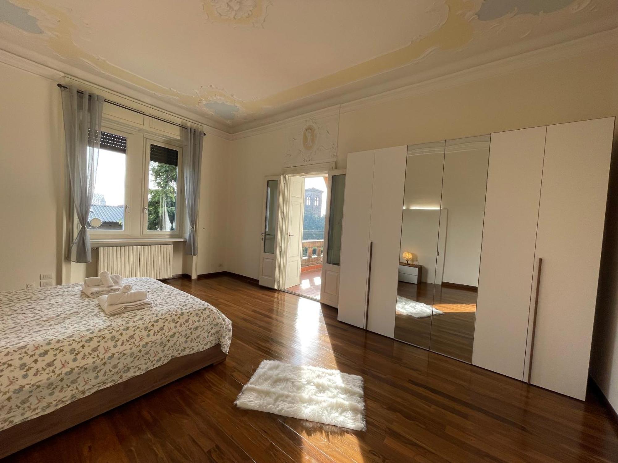 Bg Central Royal Suite Con Parcheggio - Vista Citta Alta Бергамо Экстерьер фото