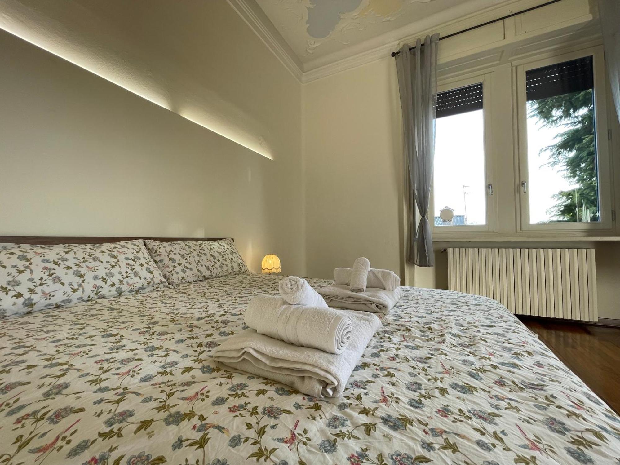 Bg Central Royal Suite Con Parcheggio - Vista Citta Alta Бергамо Экстерьер фото