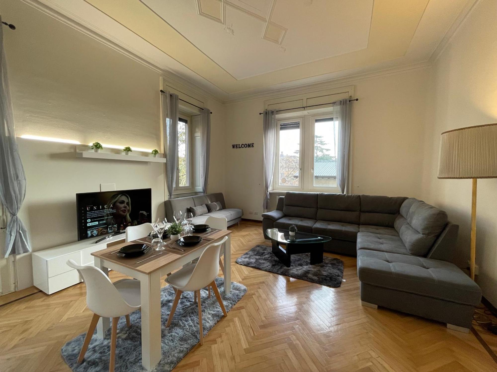 Bg Central Royal Suite Con Parcheggio - Vista Citta Alta Бергамо Экстерьер фото