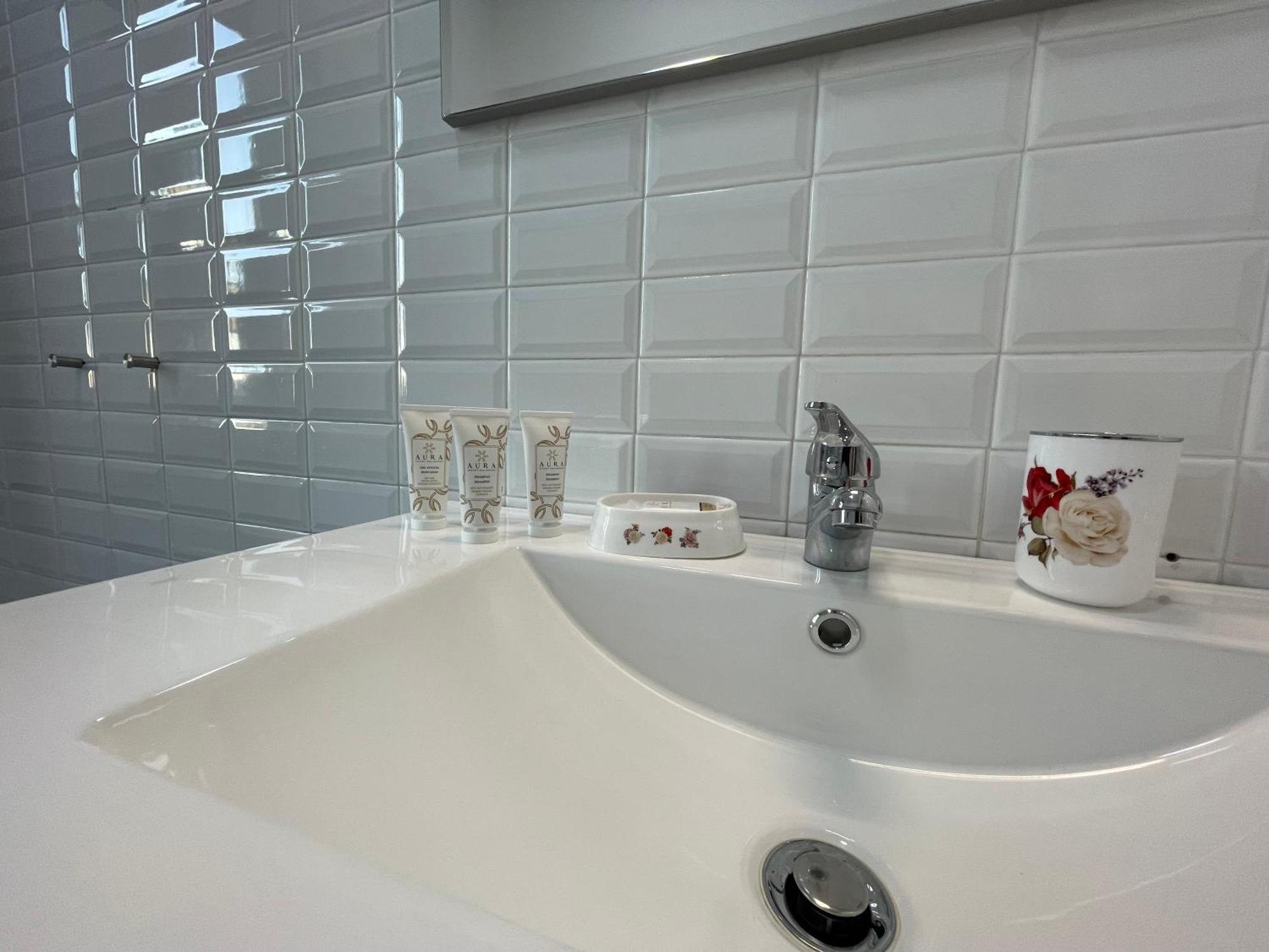 Bg Central Royal Suite Con Parcheggio - Vista Citta Alta Бергамо Экстерьер фото