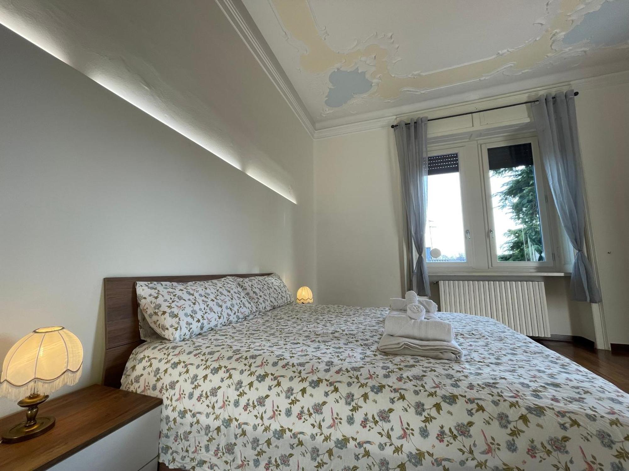 Bg Central Royal Suite Con Parcheggio - Vista Citta Alta Бергамо Экстерьер фото