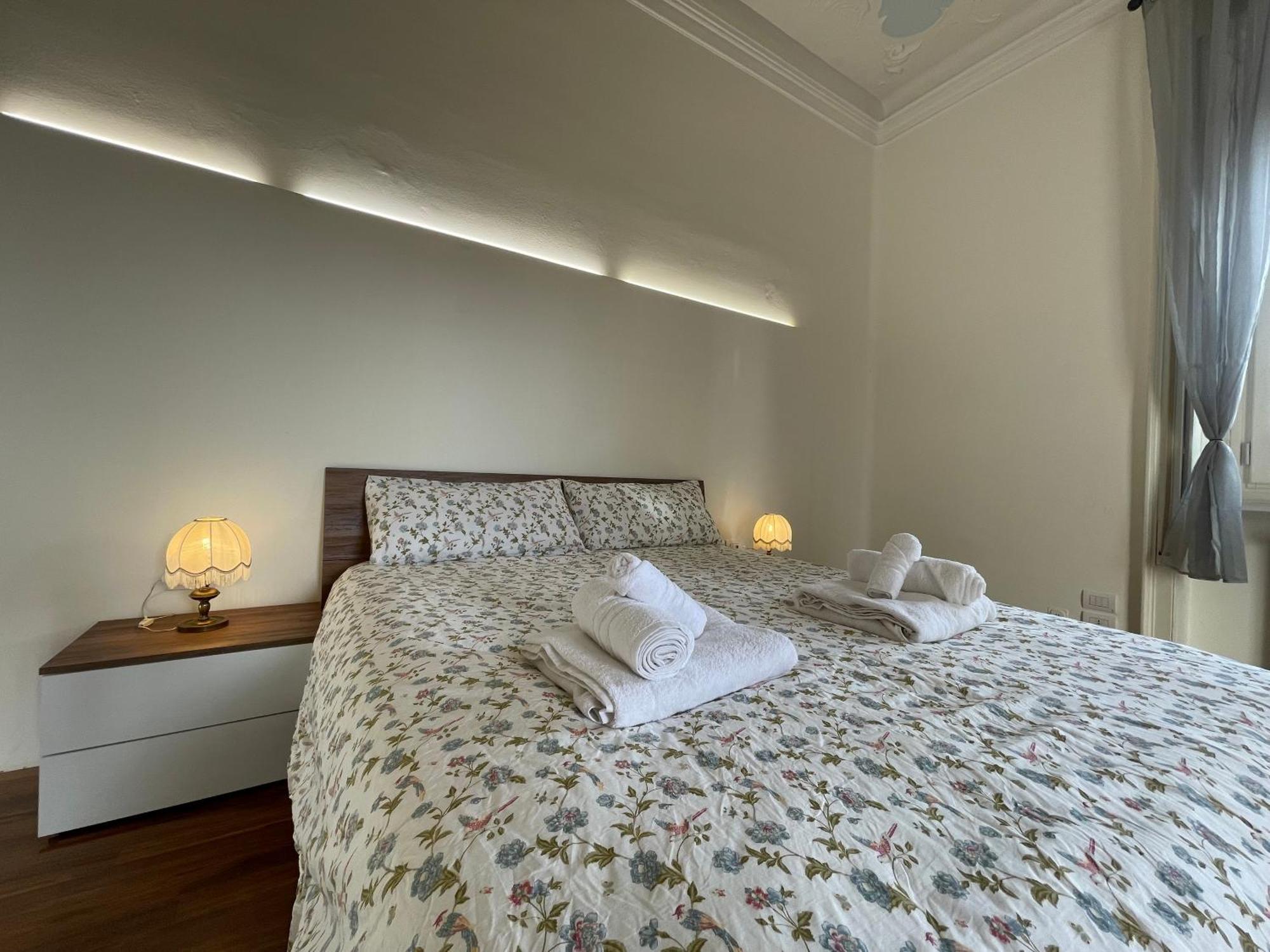 Bg Central Royal Suite Con Parcheggio - Vista Citta Alta Бергамо Экстерьер фото